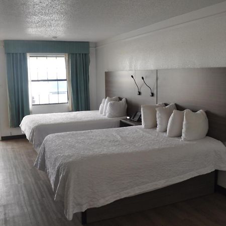 Baymont By Wyndham Hotel ฟอร์ตสต็อกตัน ภายนอก รูปภาพ