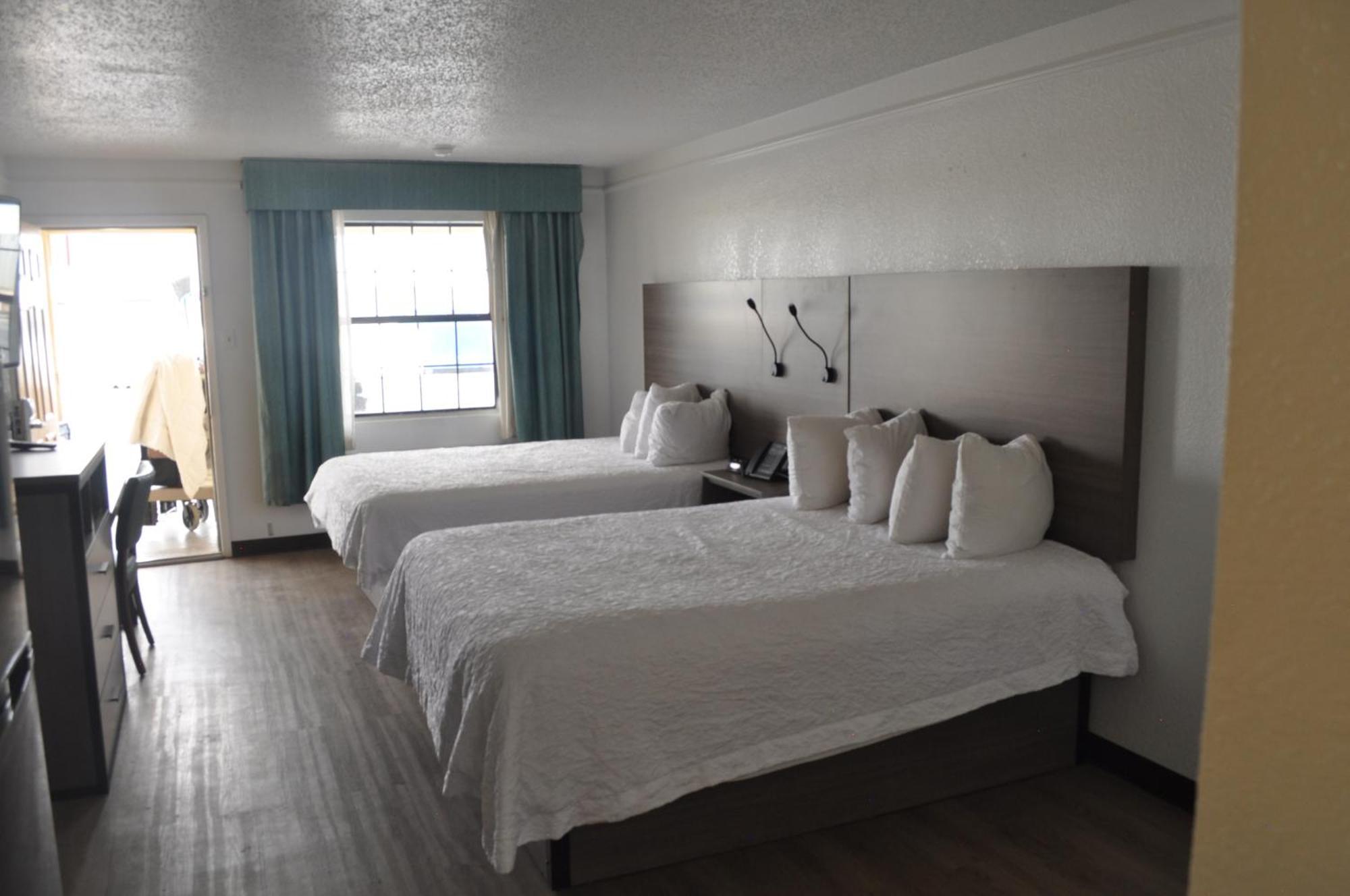 Baymont By Wyndham Hotel ฟอร์ตสต็อกตัน ภายนอก รูปภาพ